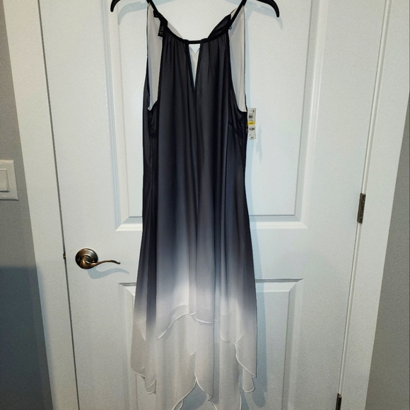 NWT BLK/WHITE OMBRE SLEEVELESS DRESS SZ MED - Picture 4 of 4